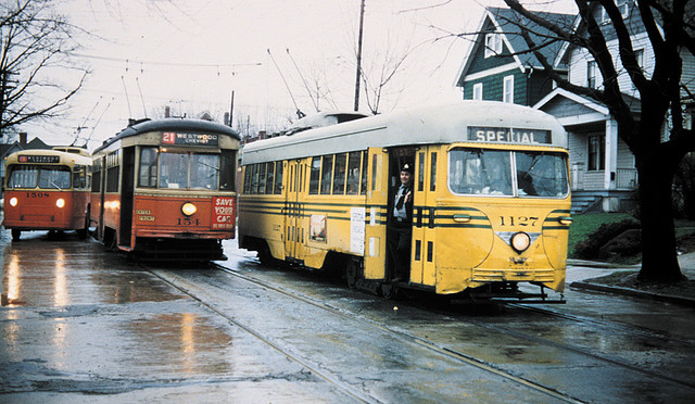 Cincinnati_-_last_month_of_streetcar_service_(1951)