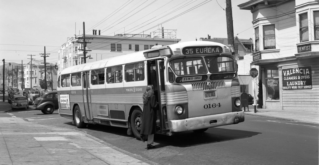 Faegol-Twin Coach dual-engine gasoline bus
