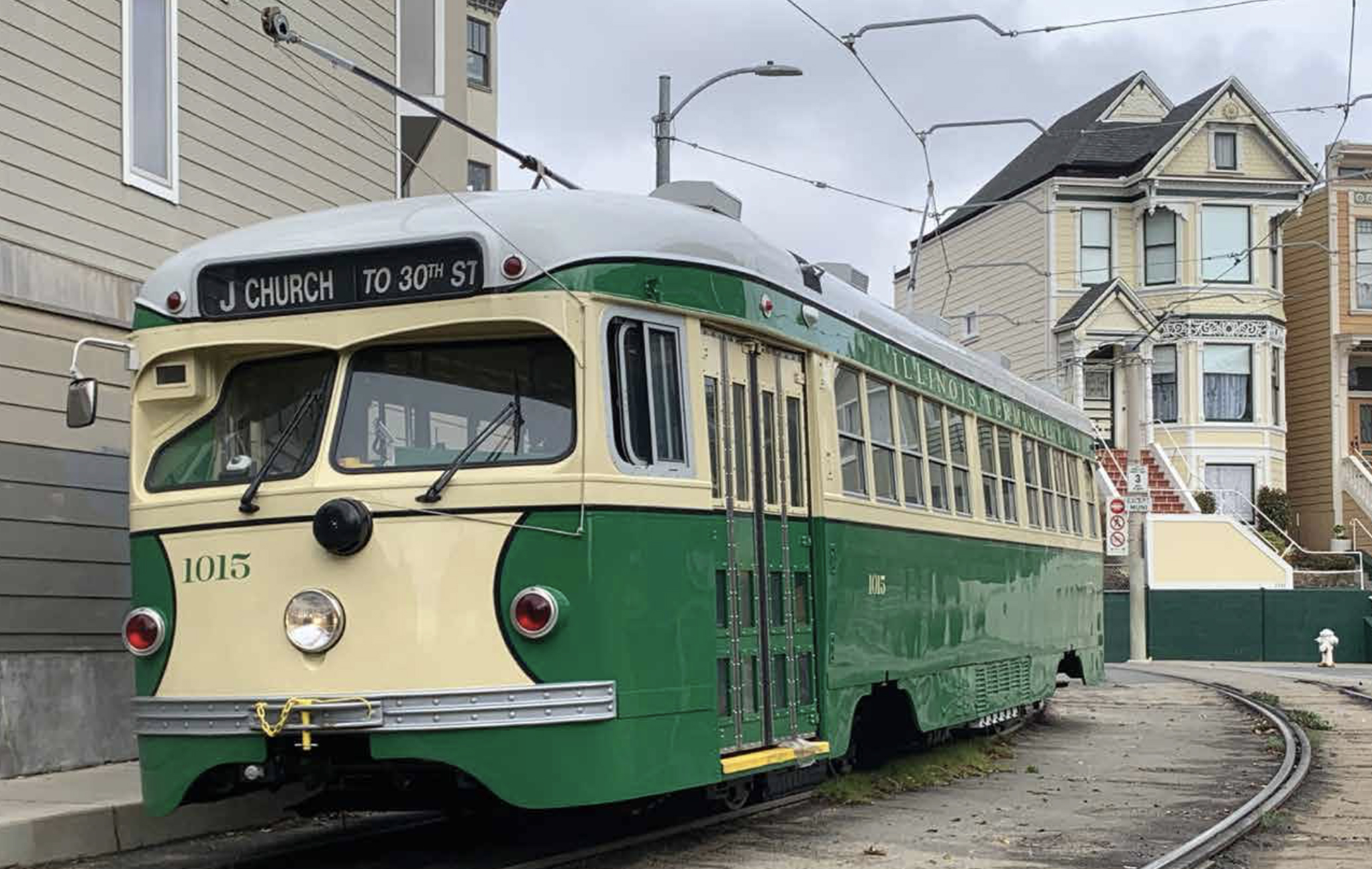 PCC streetcar 1015 on the J-Church right of way at 21st Street