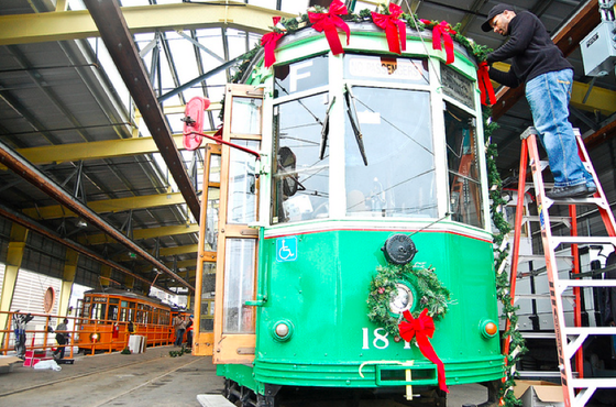 streetcarXmas2010.A.png