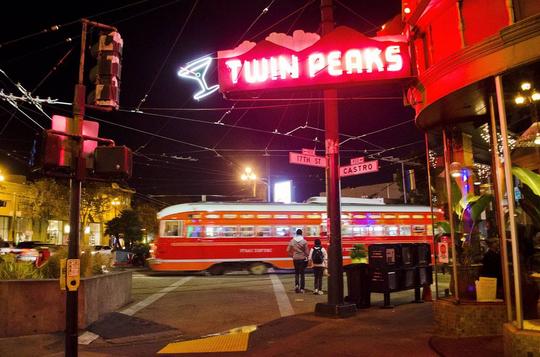 1061 and Twin Peaks bar sign 17thCastro Elrond Lawrence photo.jpg