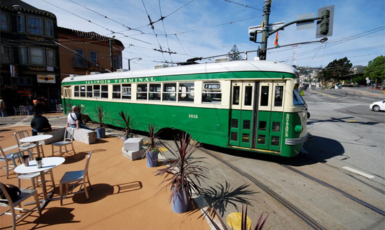 17th Street Plaza, photo by Georg Lester.