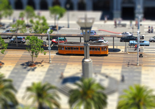 tiltshifted-milan-tram.jpg